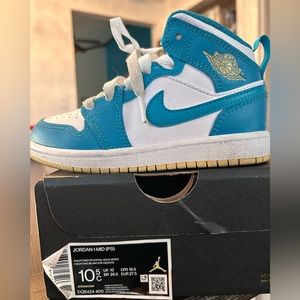 Jordan 1’s little kid Size 10.5 Aquatone